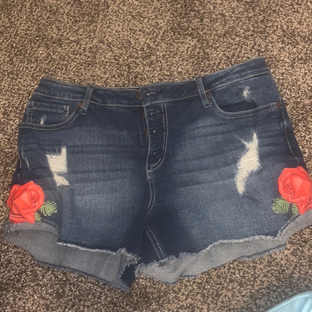 No Boundaries Shorts size 9